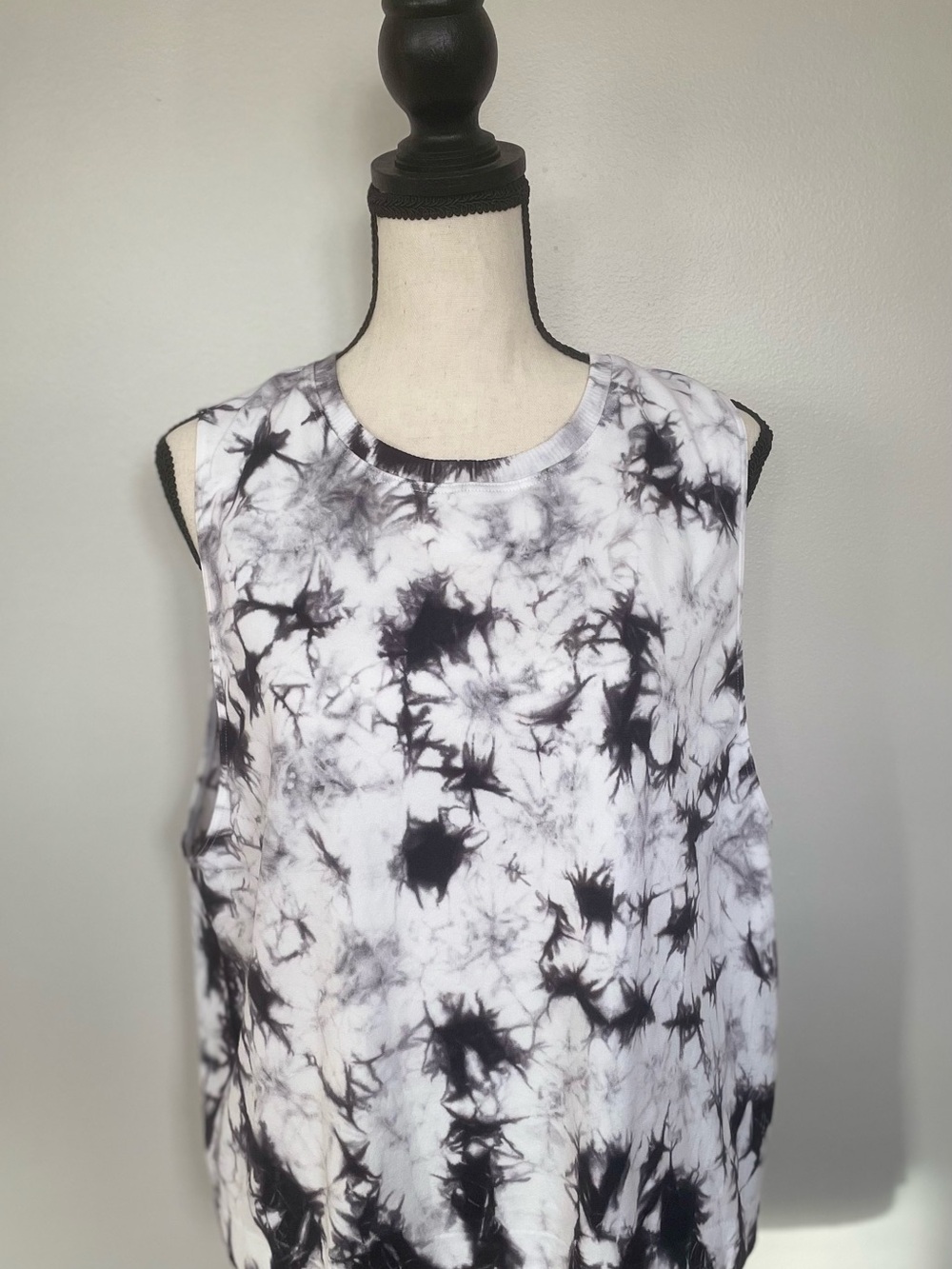 SoulCycle Tie-Dye Seamless Boxy Crop Tank – Size Medium